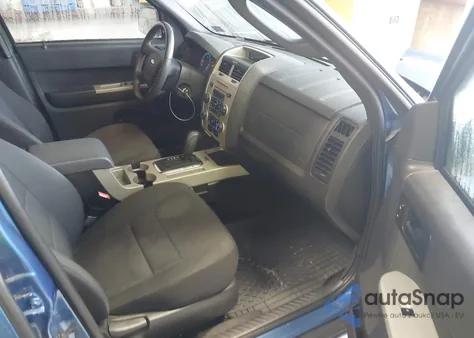 2010 Ford Escape Xlt z USA, uszkodzony, nr VIN 1FMCU0D7XAKA43870